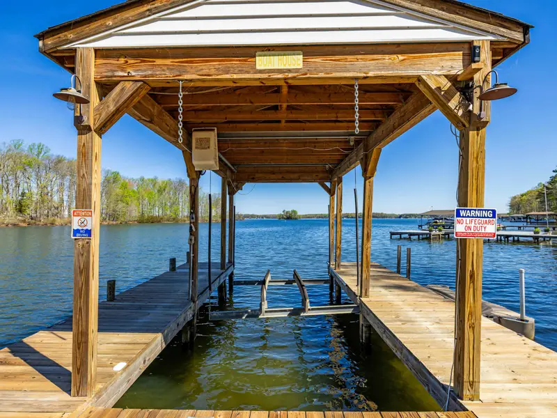 Wide-Water Dock: Plenty of room for sunbathing right over the lake.