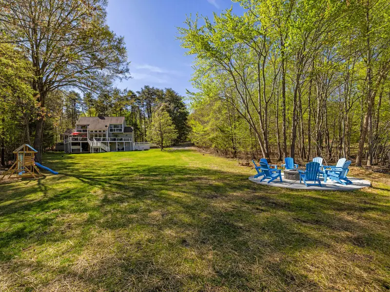 The Fire Pit Circle: Roast s'mores and tell stories by the water.