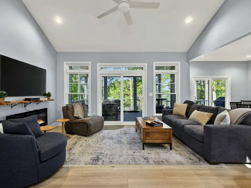Great Room - Plenty of seating for movie night.