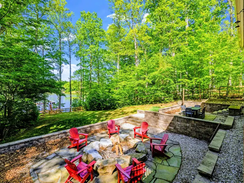 Fire Pit - Enjoy a fire while listening to the cricket's chirp.