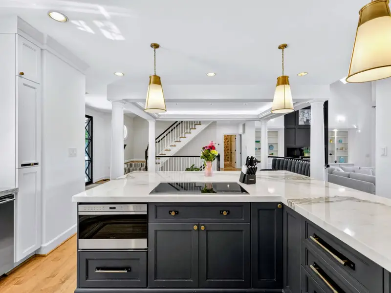 Kitchen - Walk-around island gives the cook multiple prep stations.