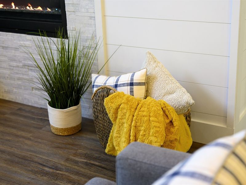 Plenty of throw pillows and blankets for relaxing