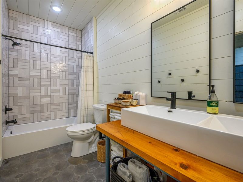 Serenity meets functionality in this pristine bathroom setup.