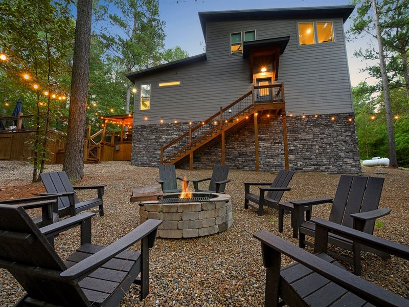 Cabin Life Perfected: Crackling fire, good company, and s’mores under starry skies.