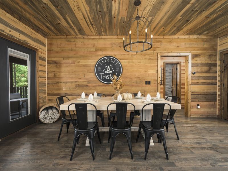 Feast, play, and relax: Our dining and lodge rooms are designed for your utmost comfort.