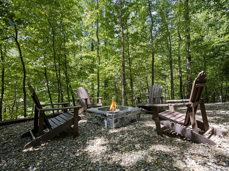 Enjoy a glass of wine from one of the local wineries around the fire pit