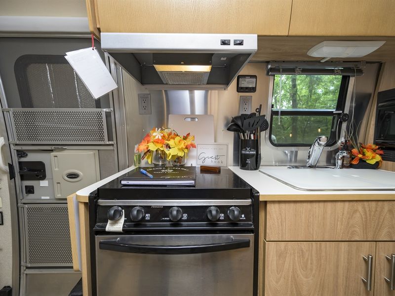Iowa Bur Oak Air Stream Interior