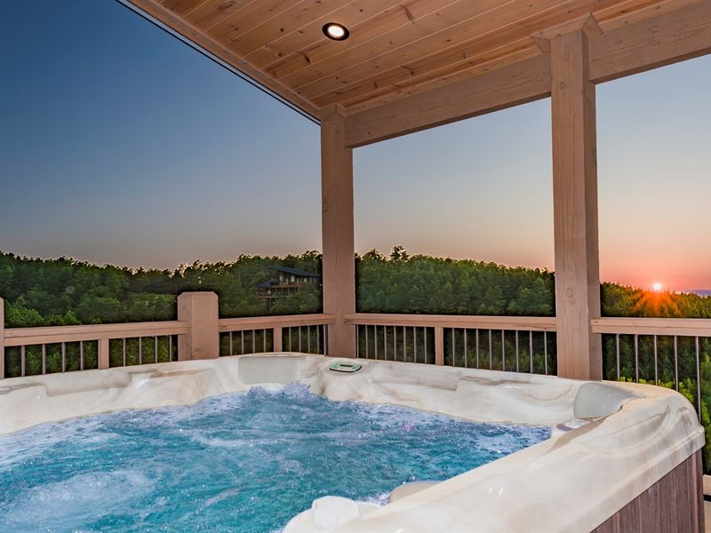Enjoy glorious sunsets from hot tub above tree line !)