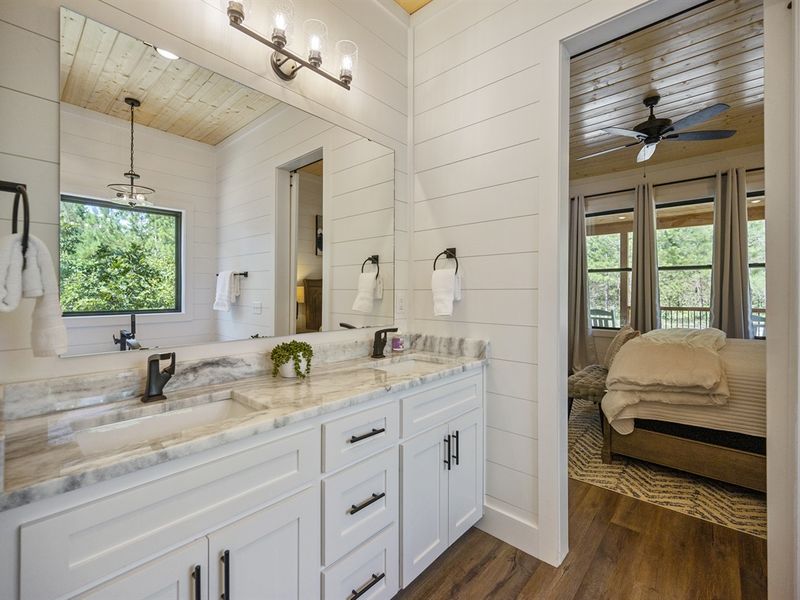 Double vanity in the primary ensuite bathroom