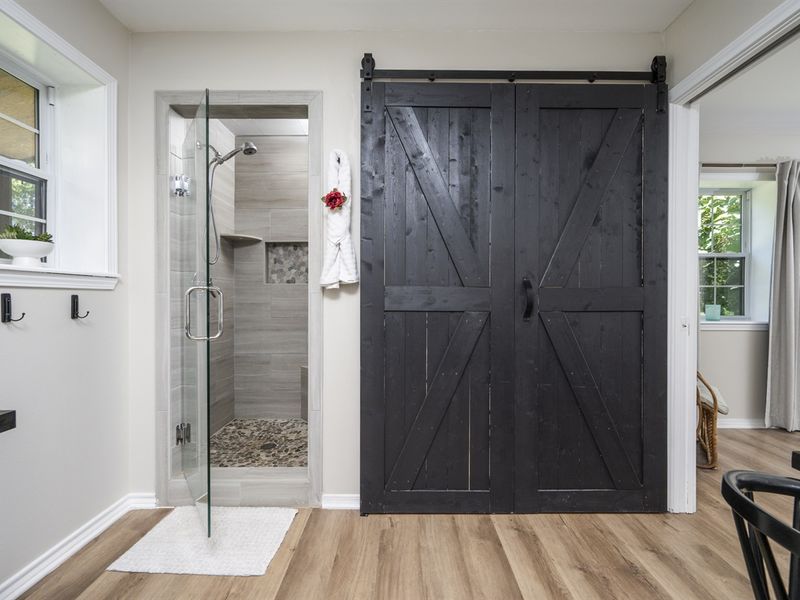 A bathroom, fully equipped for your comfort.