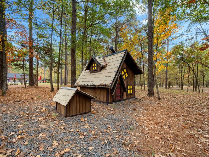 The cutest woodland cottage at the clubhouse, ready for adventures big and small.
