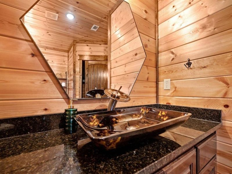 Stylish sinks in all three bathrooms!