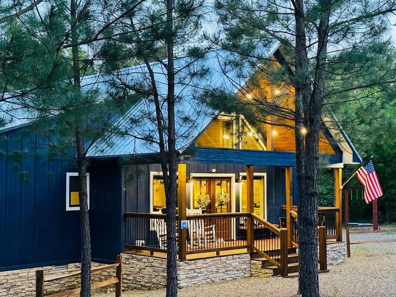 Step into your dream escape! Let's make some unforgettable memories in this perfect retreat!