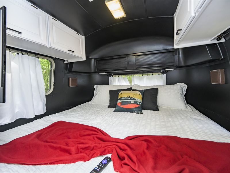 Wisconsin Sugar Maple Air Stream bedroom