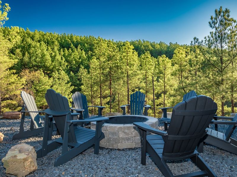 Your nature retreat awaits - breathe in the forest views and daylight serenity.