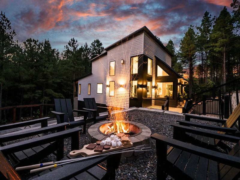 Welcome to Timber Creek Chalet—your perfect getaway in the heart of Broken Bow!