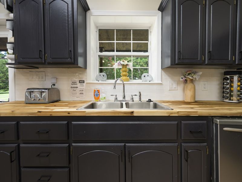 Fully equipped kitchen with everything you need to cook your favorite meals.
