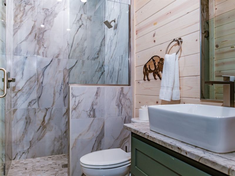 A bathroom that makes a splash in both style and function.