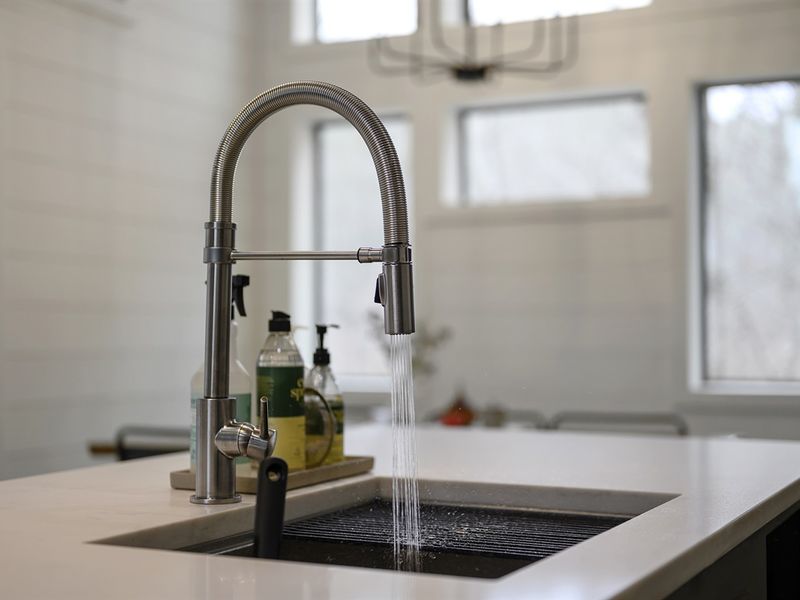 When your sink and faucet are so chic, you feel like a professional chef at home!