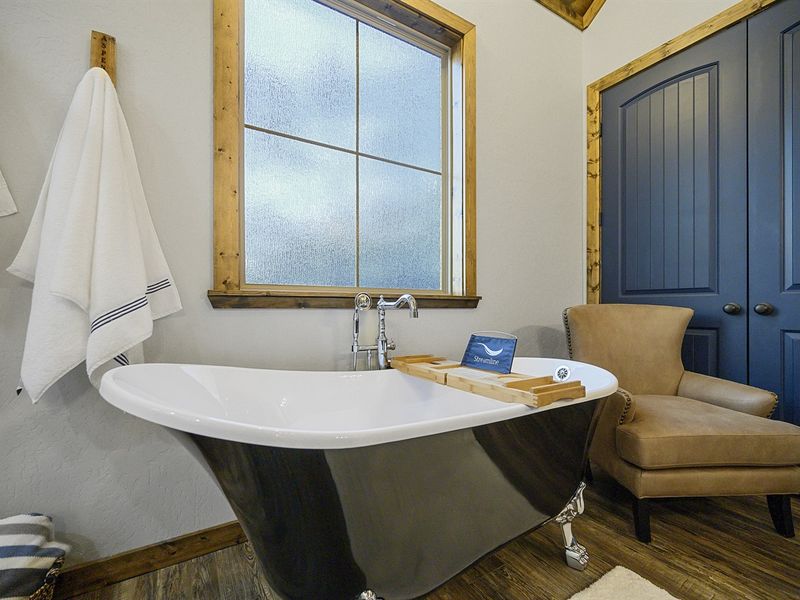 Grab a glass of wine and a good book and indulge in a bubble bath in our claw-foot tub
