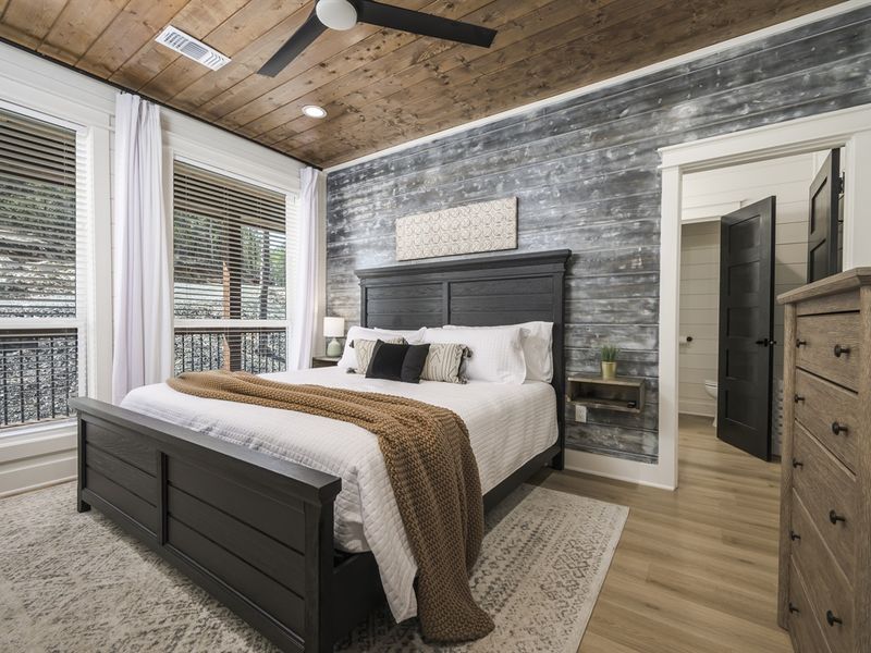 Thoughtfully designed, this suite is perfect for unwinding after exploring. Plush pillows and warm blankets ensure a restful night's sleep.