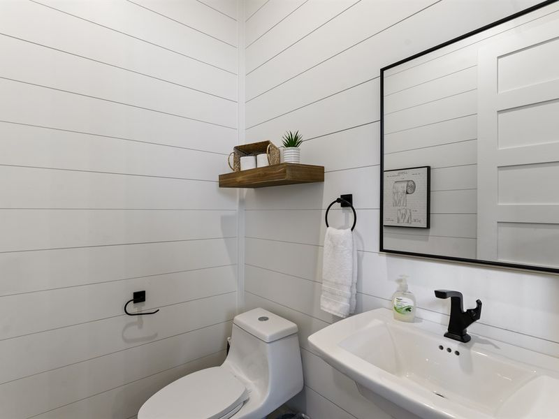 Powder bath downstairs