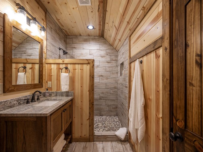 Upstairs Master Bedroom Ensuite Bathroom