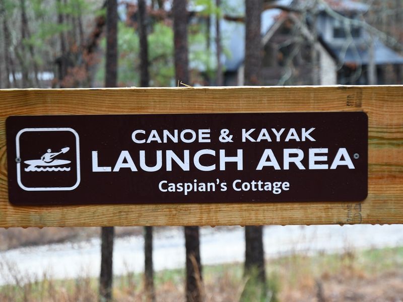 We provide you a "Canoe & Kayak" rack for you to unload your vehicle while you are discovering the Park !