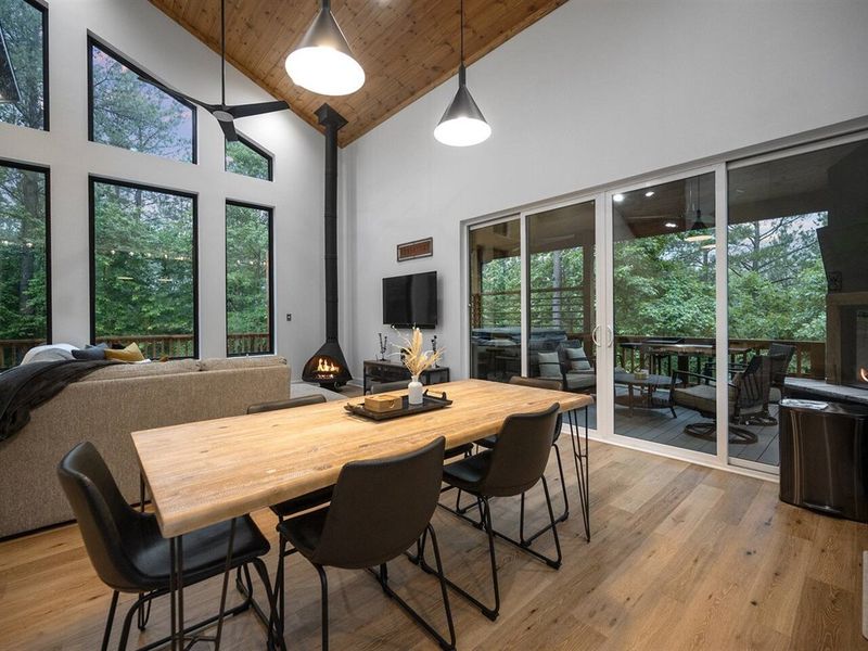 Custom windows in living room that accentuate 25-ft. vaulted ceilings