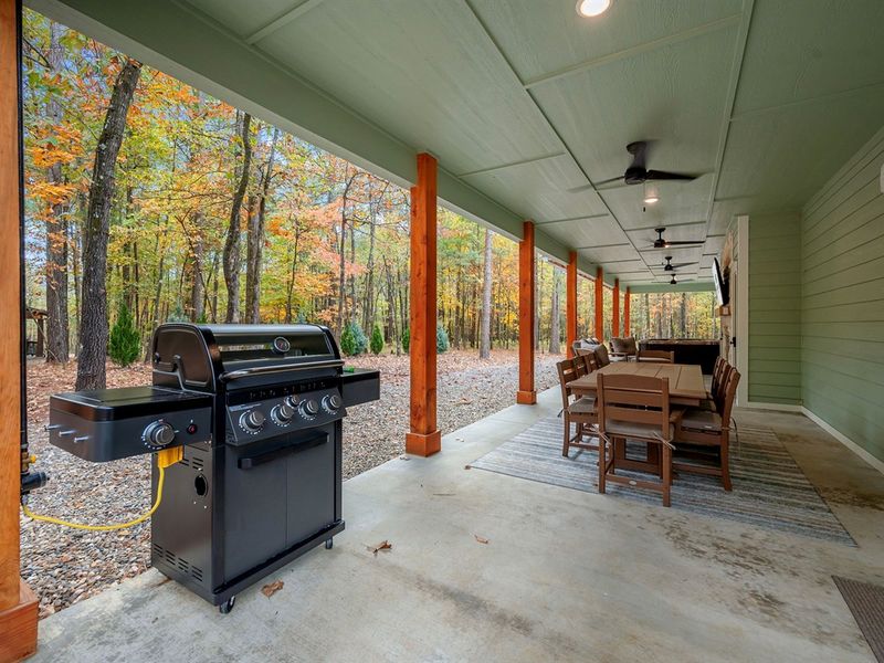 From sizzling steaks to family-style meals, this spacious patio is made for unforgettable evenings.
