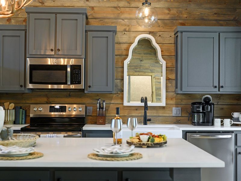 The fully-equipped kitchen makes cooking a delight