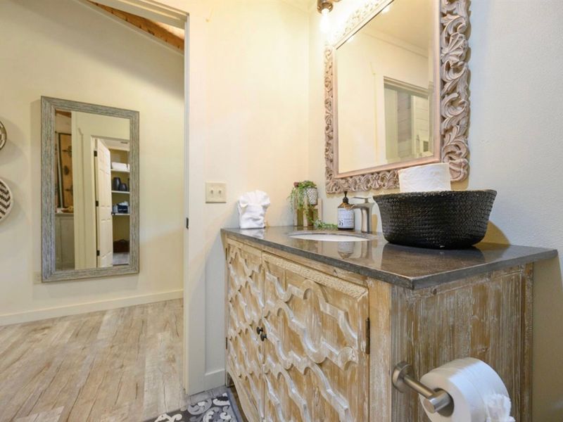 Clean and modern ensuite bathroom (bunk room) with all the essentials.