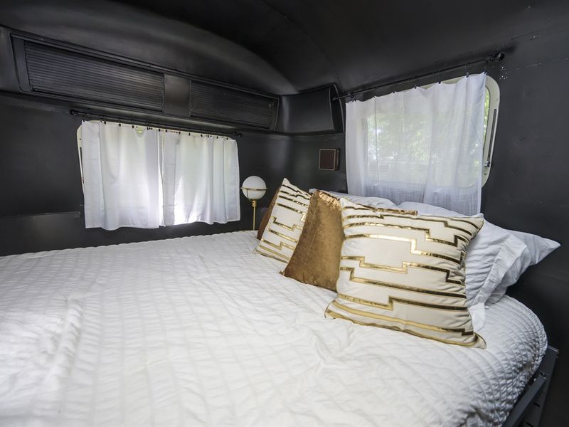 Florida Palmetto Airstream bedroom