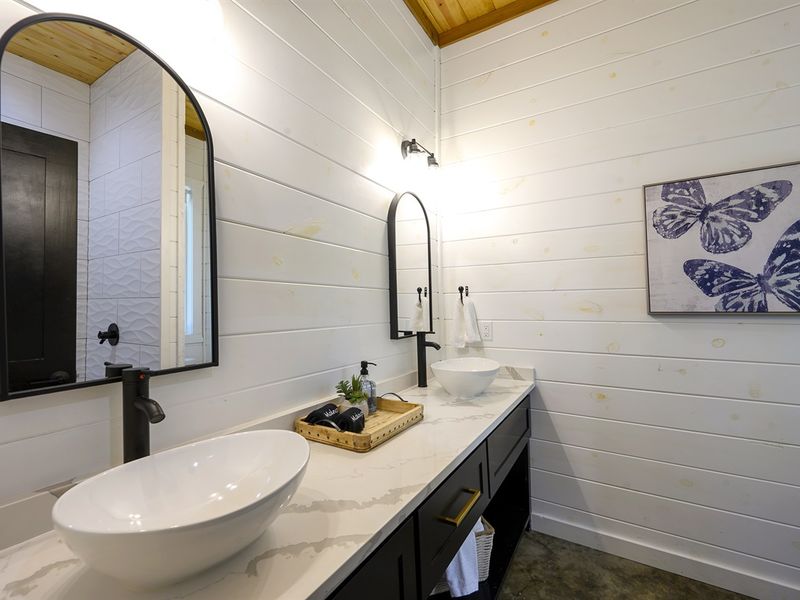 Double sinks for couples