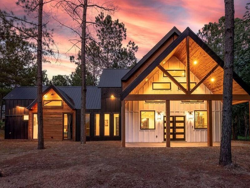 Your private cabin retreat—quiet, scenic, and serene