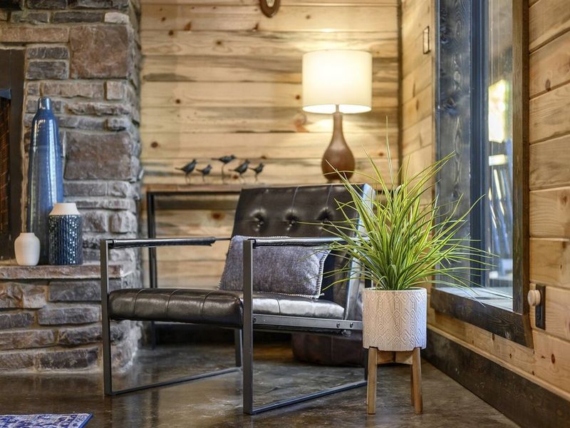 Reading Nook: Stylish and bright spot to unwind with a good book!