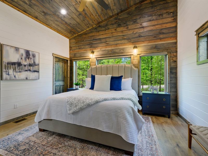 Second King Ensuite: Indulge in luxury with high-end bedding, plush pillows, and cozy throws