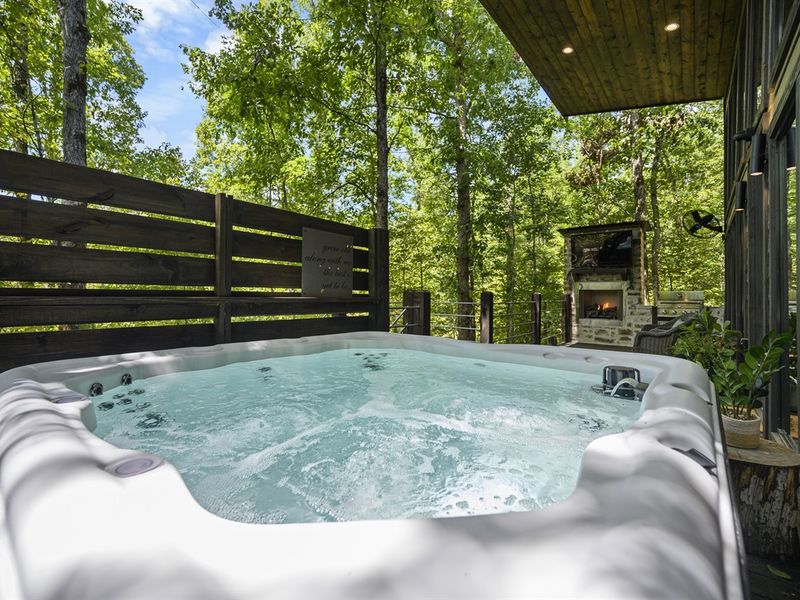 Relax and rejuvenate in our hot tub under the stars, the perfect way to end a day of adventure. Unwind and soak in the beauty of the night sky.