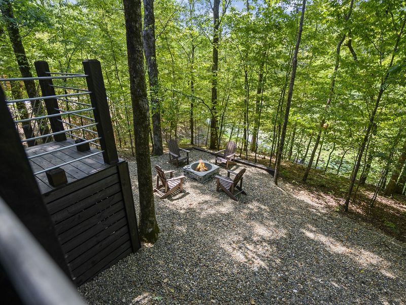 Reconnect with nature and each other and enjoy the serenity of the forest and the beauty of the pond, creating moments of pure bliss.