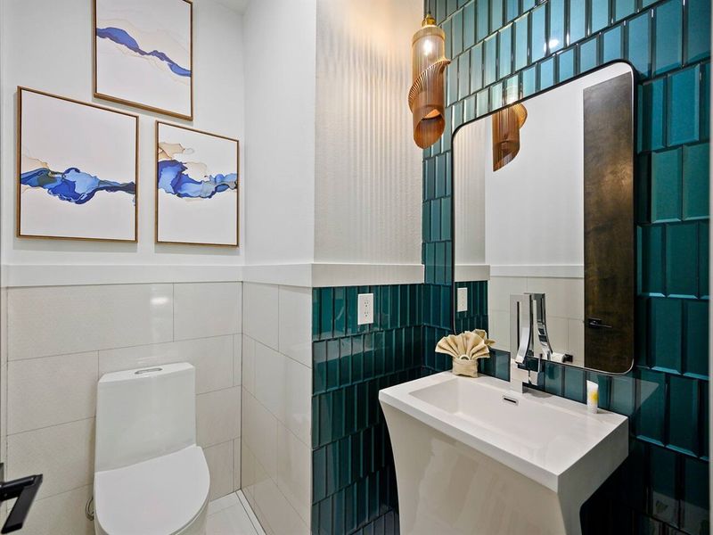 Half bathroom off the living room