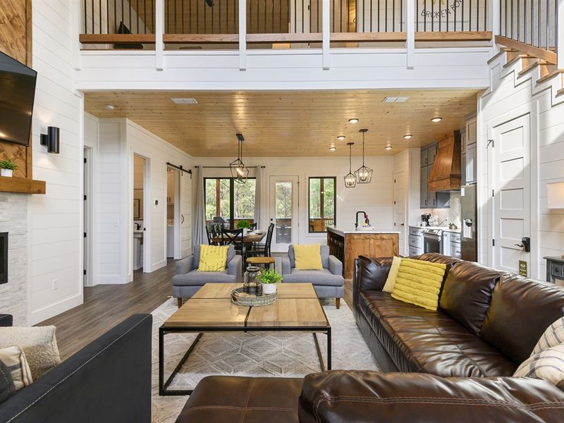 Large windows on each side of the cabin immerse you in your surroundings