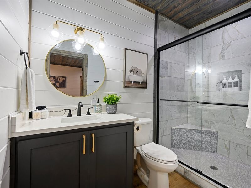 Dual sinks offer plenty of room for couples