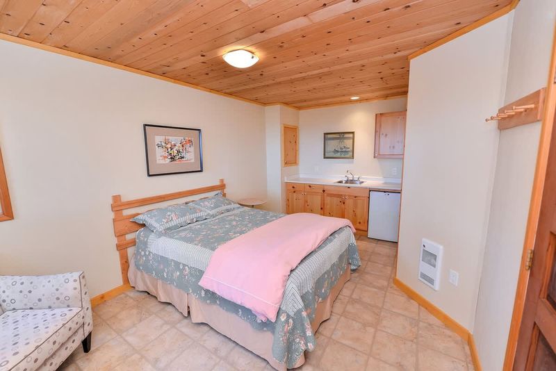 Cabin acts as fourth bedroom and third bathroom. 