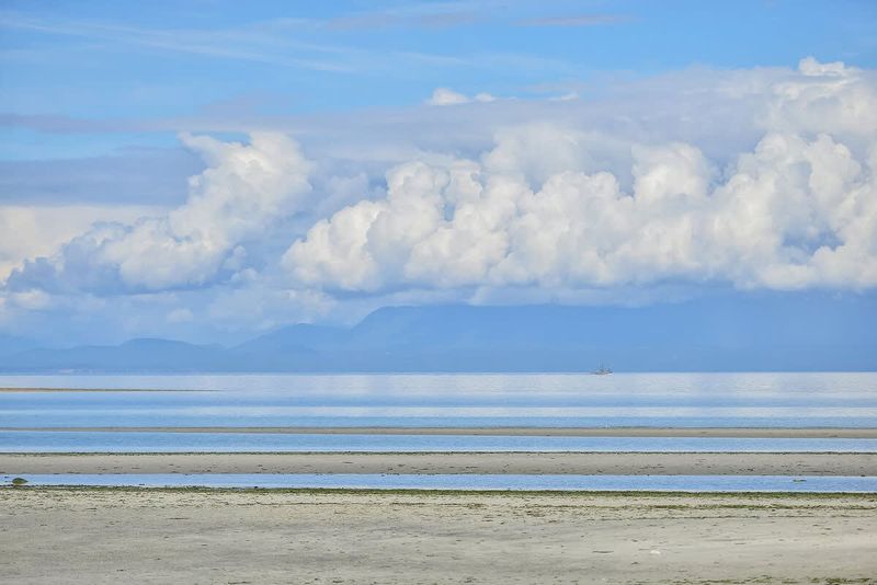 Kye Bay sandy beach at your back door. 