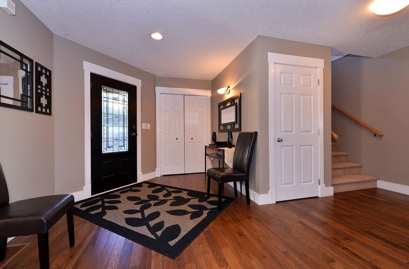 The large entry foyer.