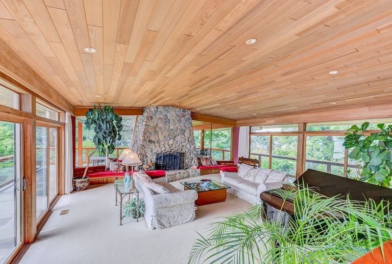 Large living room space on the main floor. 