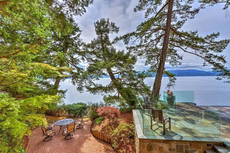 Outside patio spaces with incredible views of the ocean. 