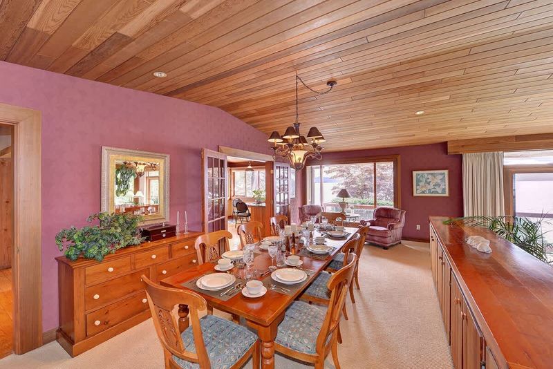 Main level formal dining area. 