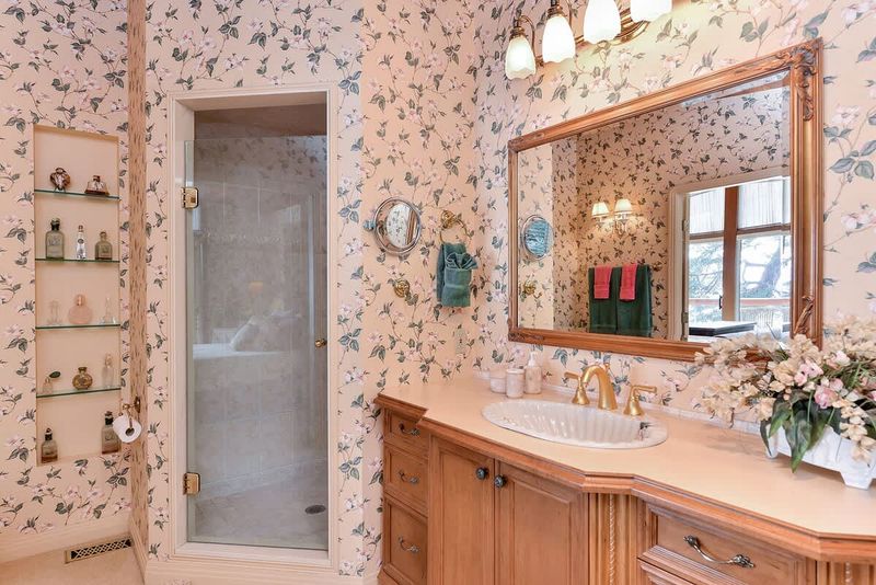 Master bedroom ensuite. 