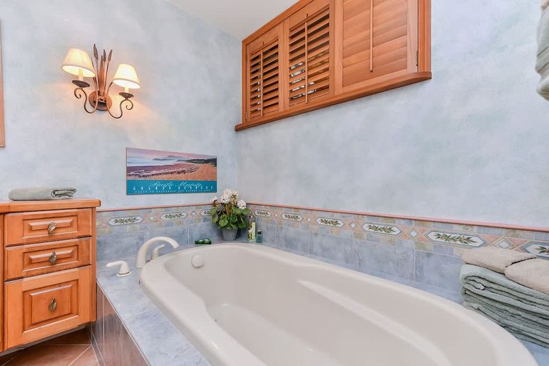 3rd bedroom ensuite. 